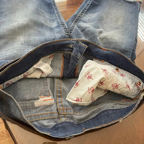 True Relations shorts retail price 160. Great conditions chic very stylish - Picture 11 of 14